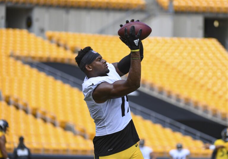 Smith-Schuster of the Steelers